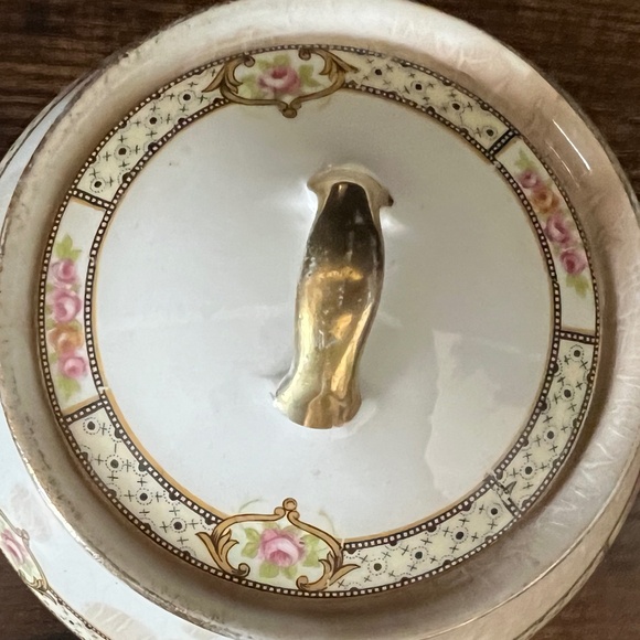 Homer Laughlin Covered Sugar Bowl - Picture 8 of 12